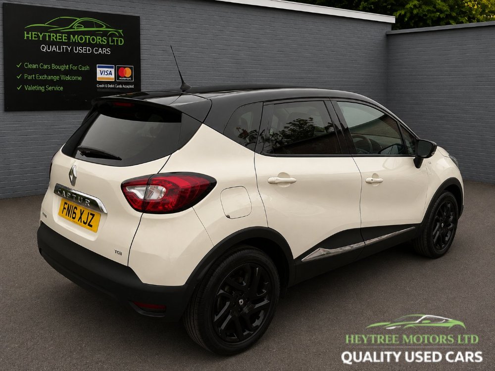 White 2016 Renault Captur 0.9 TCe ENERGY Signature Nav SUV 5dr Petrol Manual Euro 6 s/s 90 ps in Blackpool