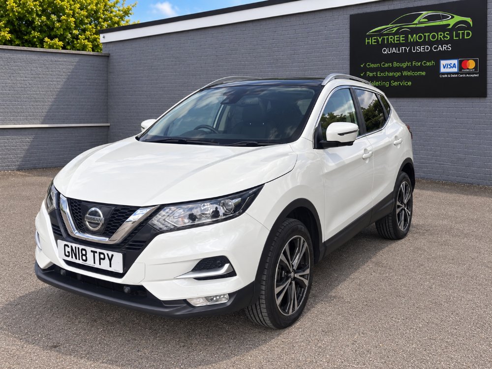 White Nissan Qashqai 1.5 dCi N-Connecta SUV 5dr Diesel Manual Euro 6 s/s 110 ps